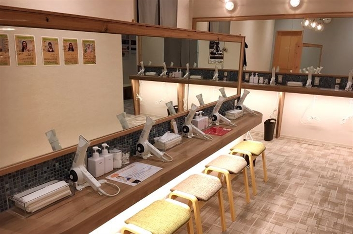 �p�E�_�[���[��